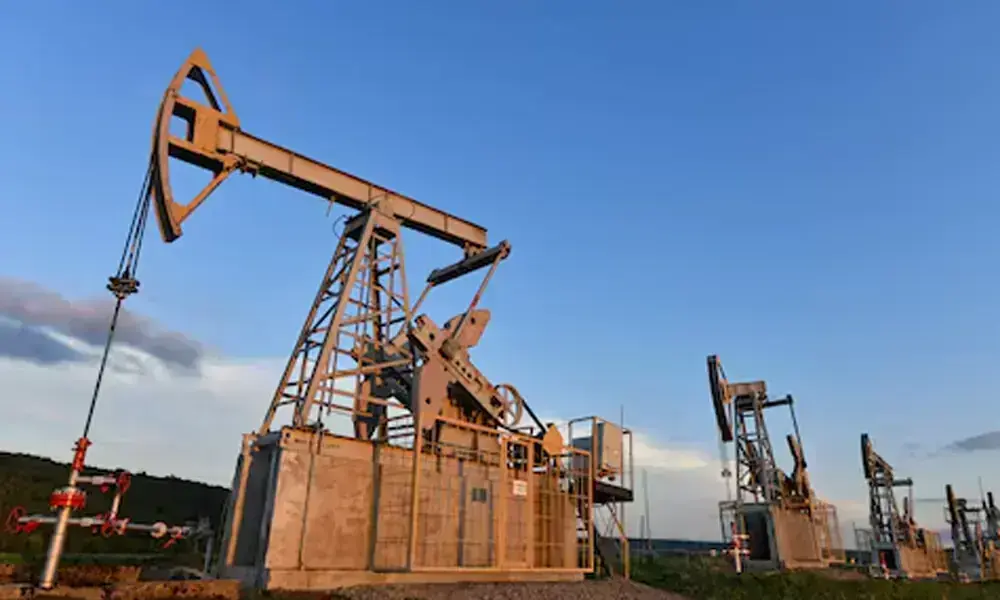 Oil prices fall as Saudi Arabia restarts pipeline and hopes for US-Iran talks Oil prices fall as Saudi Arabia restarts pipeline and hopes for US-Iran talks
