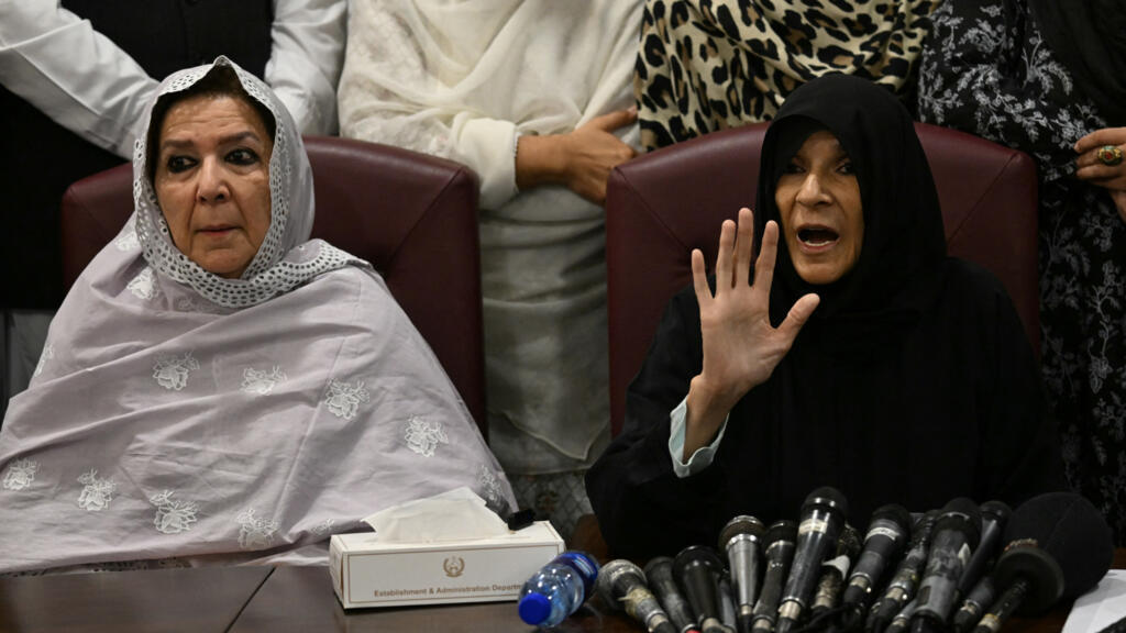 Pakistan arrests Imran Khan’s sisters Pakistan arrests Imran Khan’s sisters