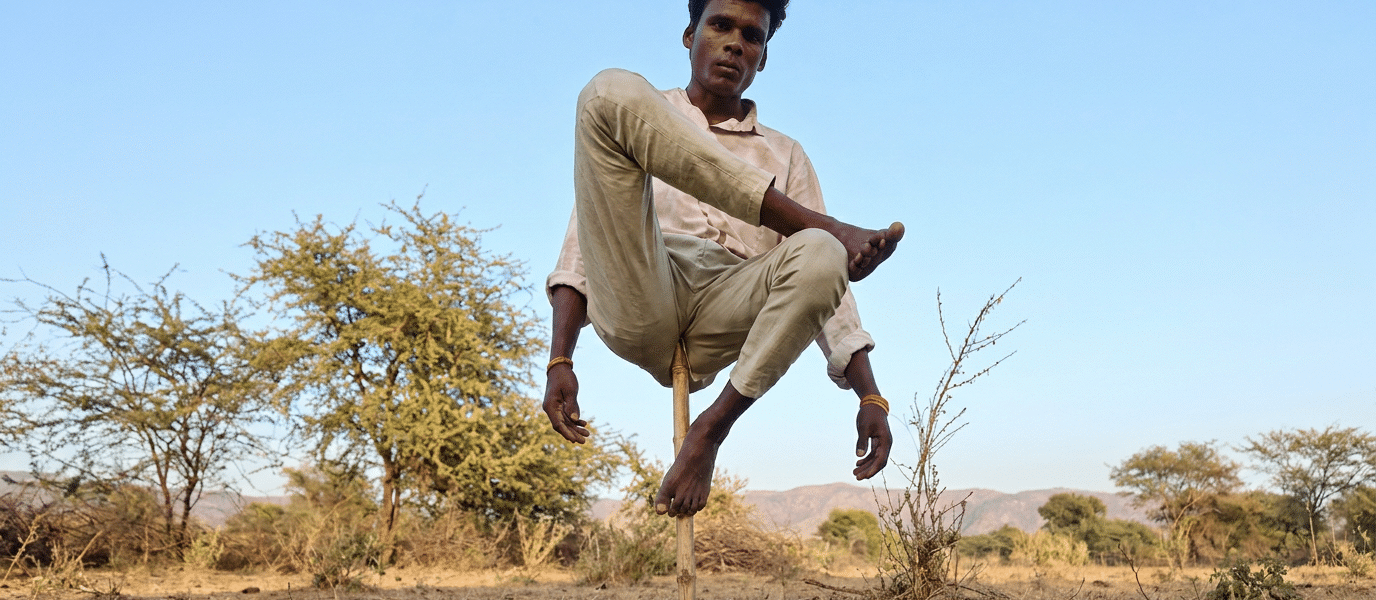 Indian Man Performs Stunning Balancing Stunt Indian Man Performs Stunning Balancing Stunt