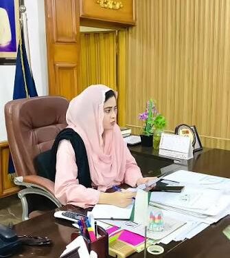 Commissioner orders removal of tanker parking, roadside stalls and pushcarts Commissioner orders removal of tanker parking, roadside stalls and pushcarts