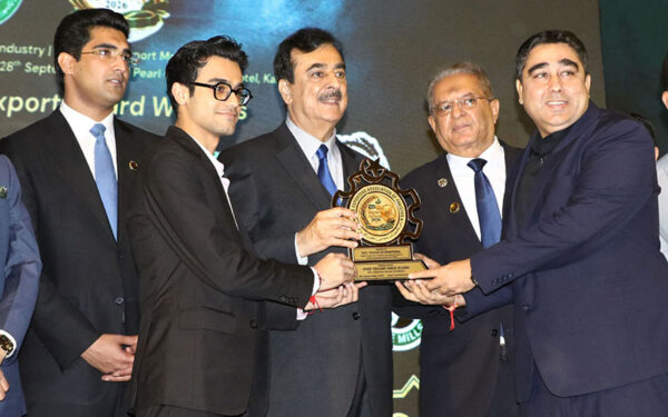Senate Chairman Honors Export Excellence at REAP Ceremony Senate Chairman Honors Export Excellence at REAP Ceremony