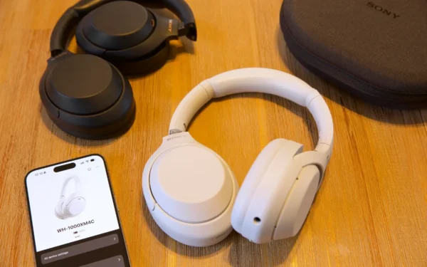 Sony revives popular XM4 headphones with minor updates Sony revives popular XM4 headphones with minor updates
