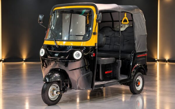 Laldin Motors Unveils Modern 200cc Rickshaw with Advanced Features
