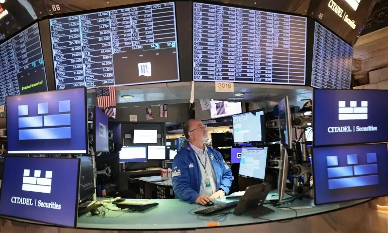AI stocks plunge as industry leaders warn of risks AI stocks plunge as industry leaders warn of risks