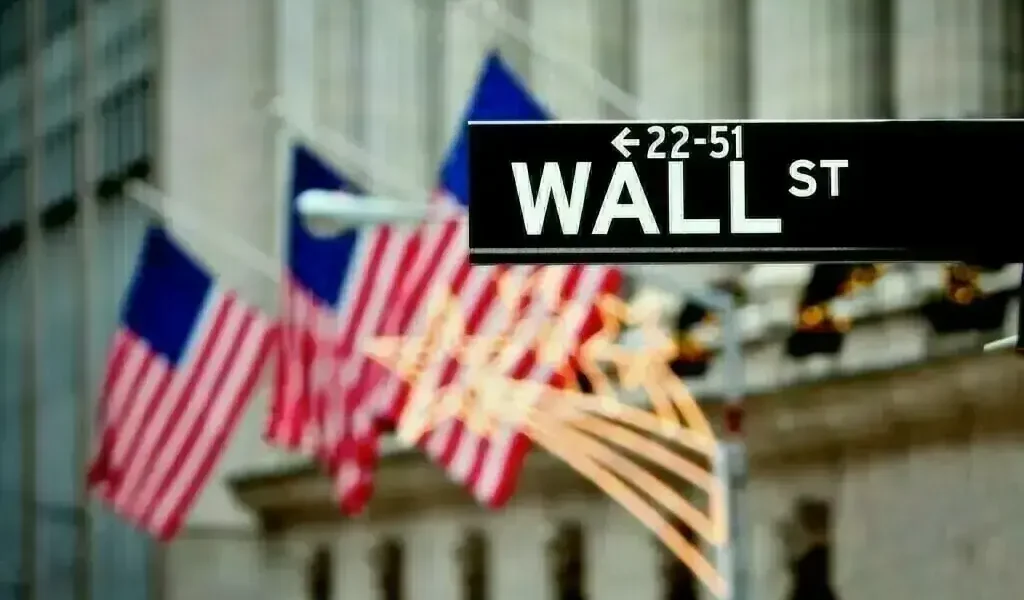 US stock markets decline amid oil price surge and Fed rate hike concerns