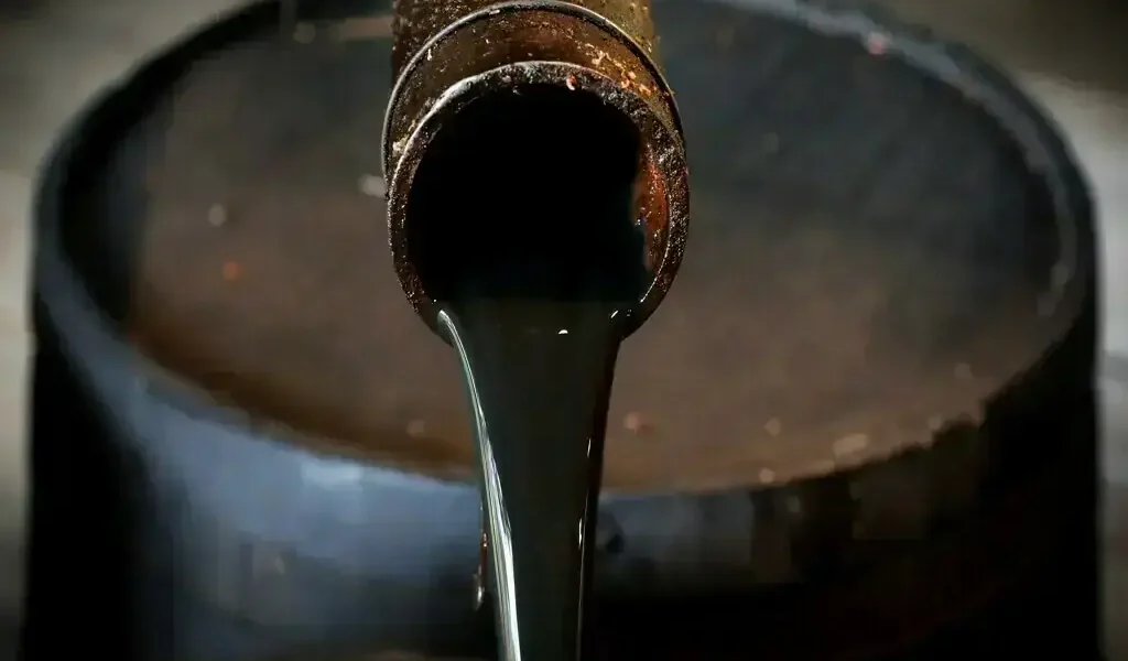 China’s August Oil Imports Rise Amid Eased Fuel Exports