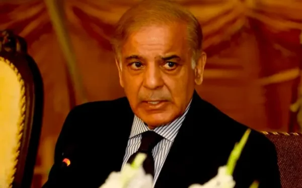 PM Praises PAF for Defending Pakistan’s Skies PM Praises PAF for Defending Pakistan’s Skies