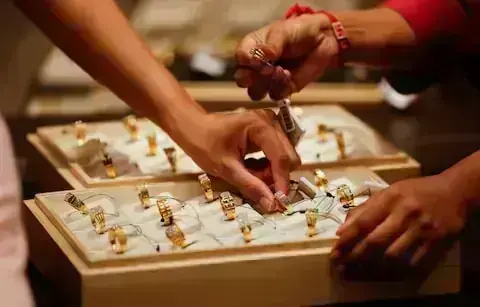Gold prices rise in Pakistan following international gains Gold prices rise in Pakistan following international gains