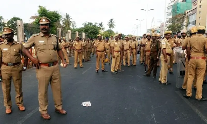 Police in Gujarat publicly beat man accused of killing partner Police in Gujarat publicly beat man accused of killing partner