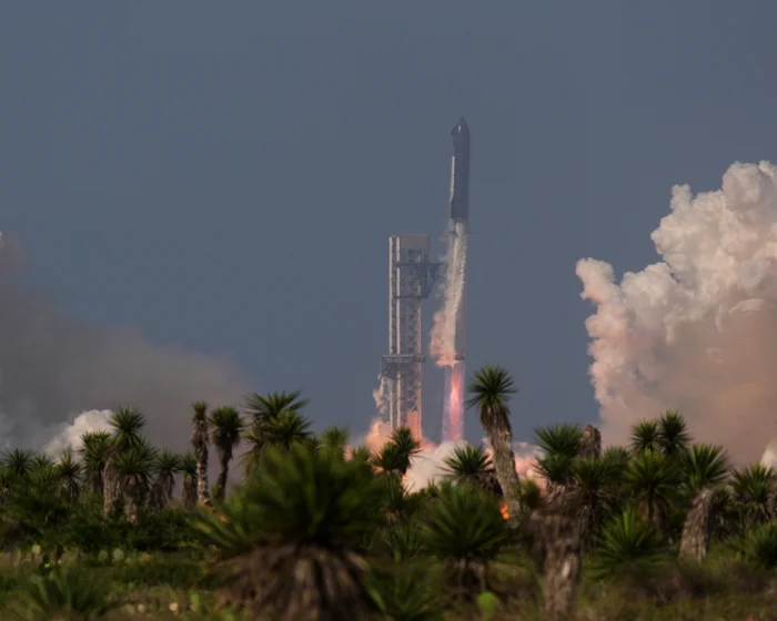 Judge rejects bid to block SpaceX land swap Judge rejects bid to block SpaceX land swap