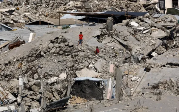UN Rights Chief Warns of War Crimes in Gaza UN Rights Chief Warns of War Crimes in Gaza