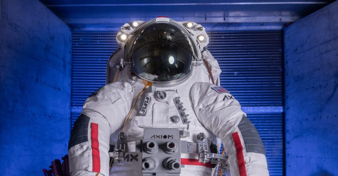 NASA to Use Simpler Spacesuit for Artemis IV Missions NASA to Use Simpler Spacesuit for Artemis IV Missions