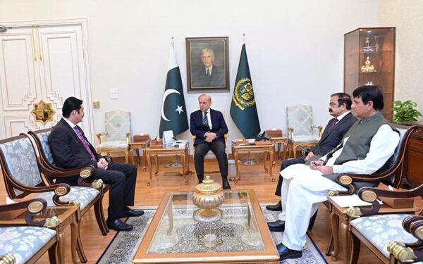 Governing Officials Meet with Prime Minister in Islamabad Governing Officials Meet with Prime Minister in Islamabad