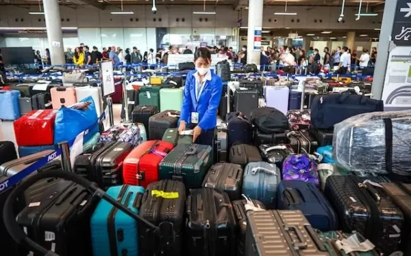 Toyota and Thai Airways Suspend Operations Due to Floods Toyota and Thai Airways Suspend Operations Due to Floods
