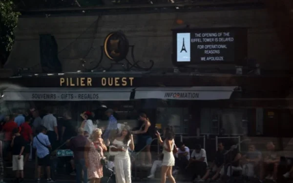 Eiffel Tower temporarily closed over alleged women’s sidelining Eiffel Tower temporarily closed over alleged women’s sidelining