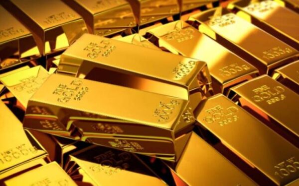 Gold prices drop by Rs800 to Rs465,336 per tola Gold prices drop by Rs800 to Rs465,336 per tola
