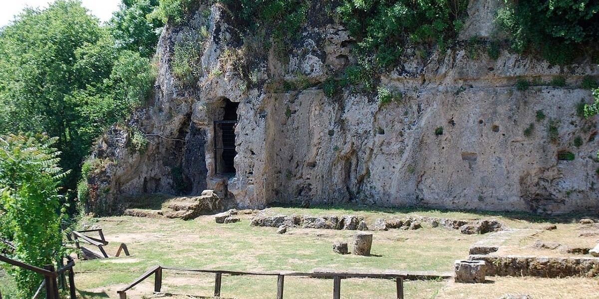 Archaeologists Uncover Ancient School Linked to Aristotle and Alexander Archaeologists Uncover Ancient School Linked to Aristotle and Alexander