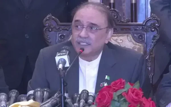 President Zardari returns to Pakistan after London stay President Zardari returns to Pakistan after London stay