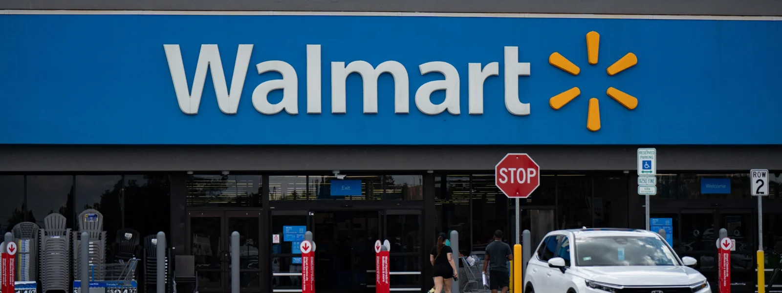 Walmart assures customers prices won’t change based on shopping habits Walmart assures customers prices won’t change based on shopping habits