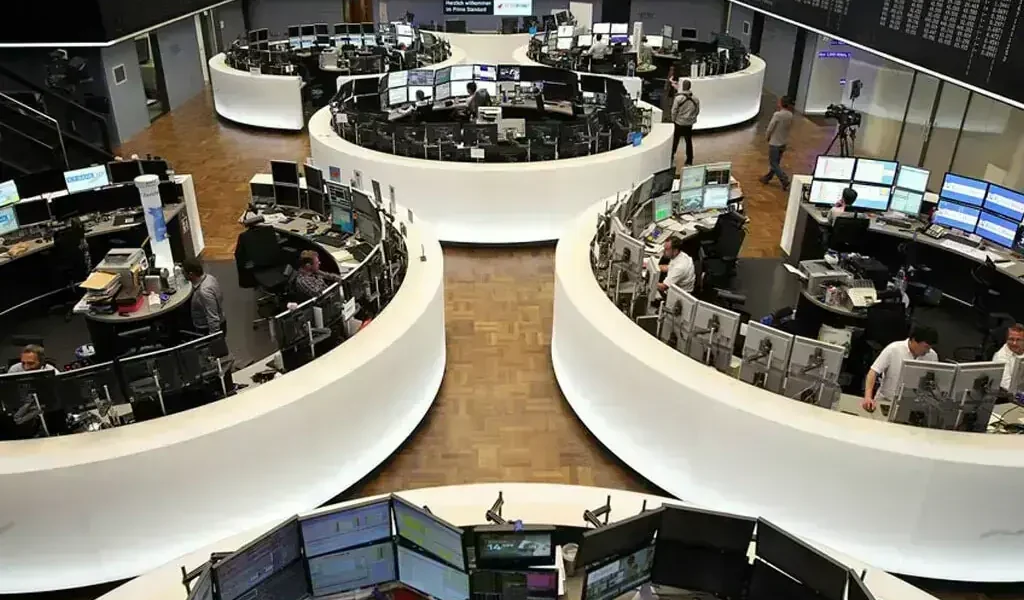 European shares recover as oil prices stabilize; Fed decision looms