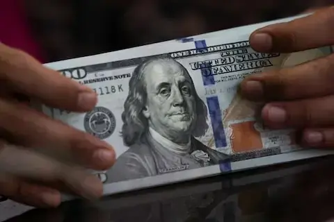 Pakistani Rupee Gains Against US Dollar in Interbank Market