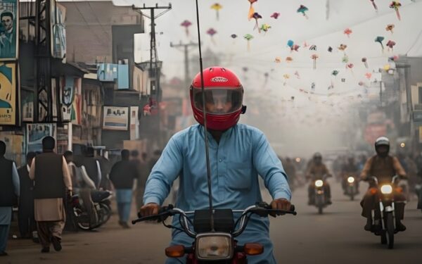 Lahore Traffic Police to Equip 2.3 Million Motorcyclists with Safety Rods Lahore Traffic Police to Equip 2.3 Million Motorcyclists with Safety Rods