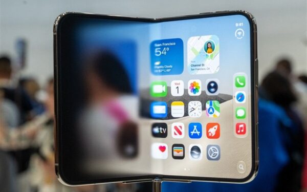 Apple retains China for complex iPhone production