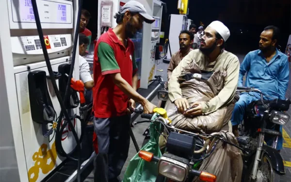 Government to Provide Motorcyclists with Rs 2,000 Monthly Petrol Relief Government to Provide Motorcyclists with Rs 2,000 Monthly Petrol Relief
