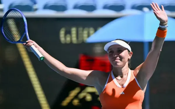 Pegula rallies past Fernandez to reach US Open fourth round Pegula rallies past Fernandez to reach US Open fourth round