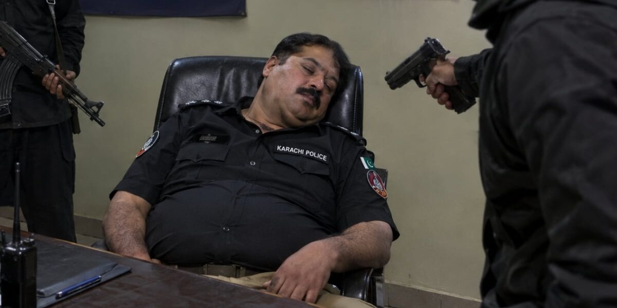 Armed Robbers Break into Police Post, Steal Weapons and Phones Armed Robbers Break into Police Post, Steal Weapons and Phones