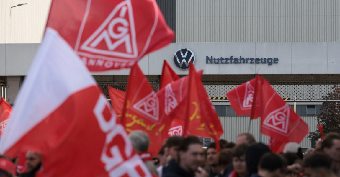 German car industry faces job losses amid market decline German car industry faces job losses amid market decline