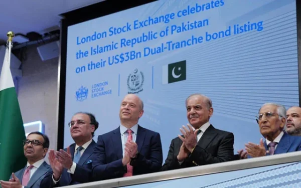 Shehbaz opens trading at London Stock Exchange Shehbaz opens trading at London Stock Exchange