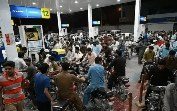 Government adjusts fuel prices in Pakistan