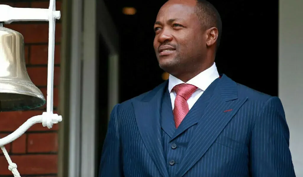 Brian Lara Urges Proper Medical Care for Imran Khan Brian Lara Urges Proper Medical Care for Imran Khan