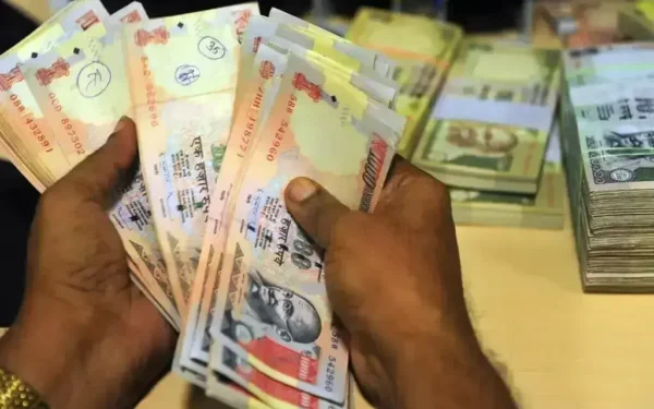 Indian rupee stable amid RBI intervention and oil price rise