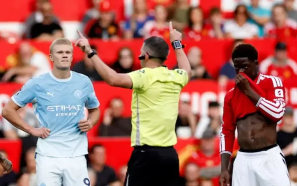 Maresca defends VAR officials after City benefit from error Maresca defends VAR officials after City benefit from error