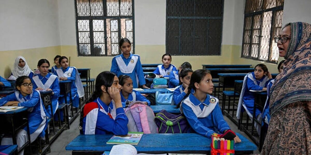 Punjab Reviews Low-Enrollment Schools to Improve Education Punjab Reviews Low-Enrollment Schools to Improve Education