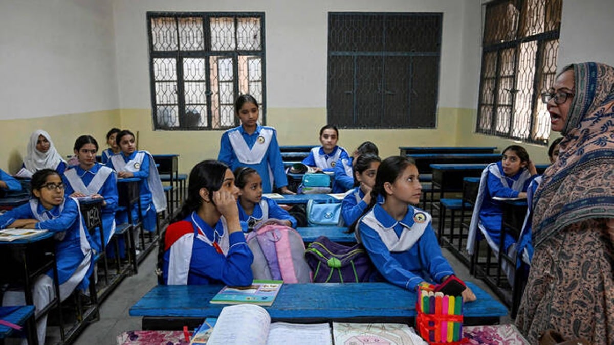 Punjab Reviews Low-Enrollment Schools to Improve Education Punjab Reviews Low-Enrollment Schools to Improve Education