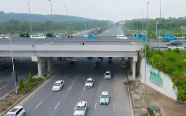 Islamabad-Peshawar Motorway to Close for All Traffic from 11pm Wednesday