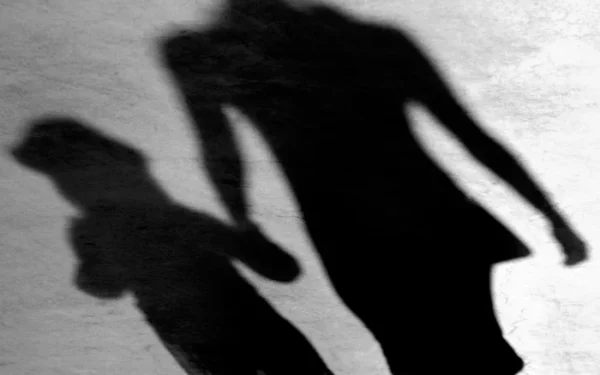 UK to Examine Protections for Mothers Fleeing Abusive Partners