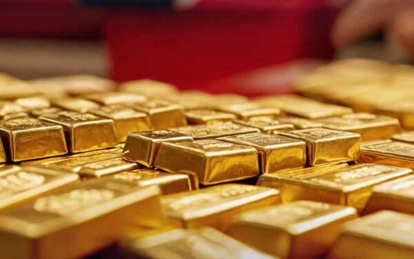 Gold Prices Surge to Near Rs. 4.5 Lac in Pakistan Gold Prices Surge to Near Rs. 4.5 Lac in Pakistan