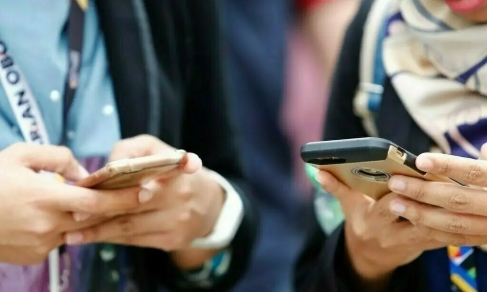 Mobile phone imports decline as telecom infrastructure demand surges Mobile phone imports decline as telecom infrastructure demand surges