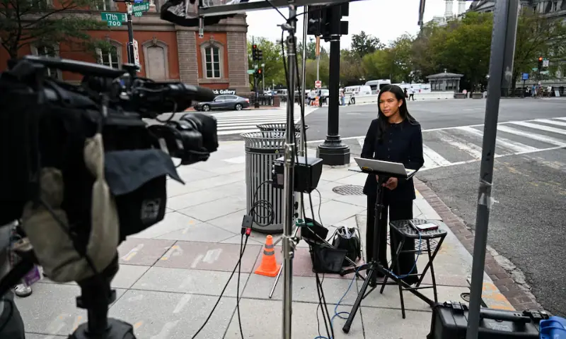 US media to sue Trump administration over White House access ban US media to sue Trump administration over White House access ban