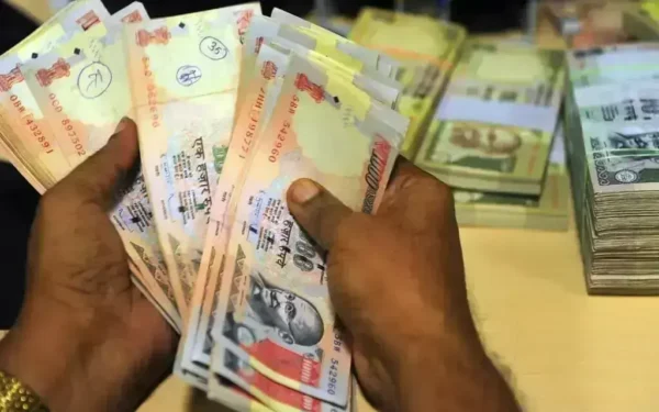 Indian rupee falls sharply as Brent oil nears 0 Indian rupee falls sharply as Brent oil nears 0