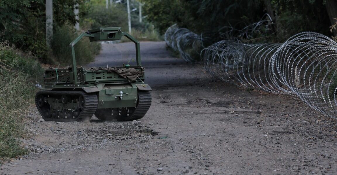 Ukraine uses drones to deploy robots in combat Ukraine uses drones to deploy robots in combat