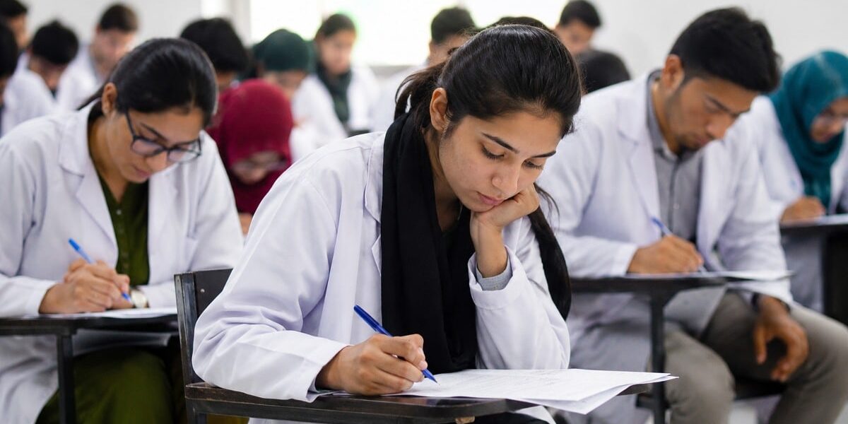 Punjab to Monitor MDCAT 2026 Exam Centers Through CCTV Punjab to Monitor MDCAT 2026 Exam Centers Through CCTV