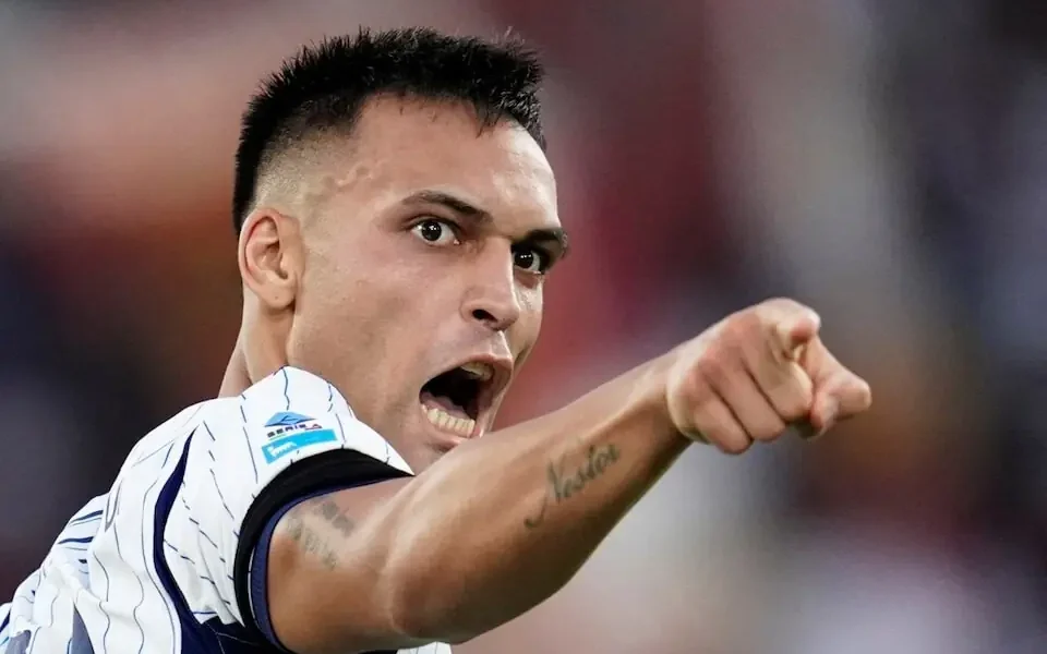 Martinez scores twice as Inter draw 2-2 with Roma Martinez scores twice as Inter draw 2-2 with Roma