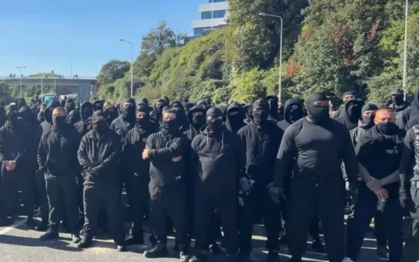 UK Sees Surge in Anti-Migrant Vigilante Groups UK Sees Surge in Anti-Migrant Vigilante Groups
