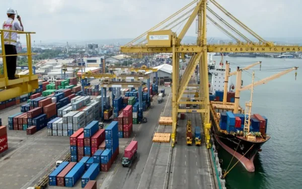 Malaysia Exports Surpass Expectations in August Malaysia Exports Surpass Expectations in August