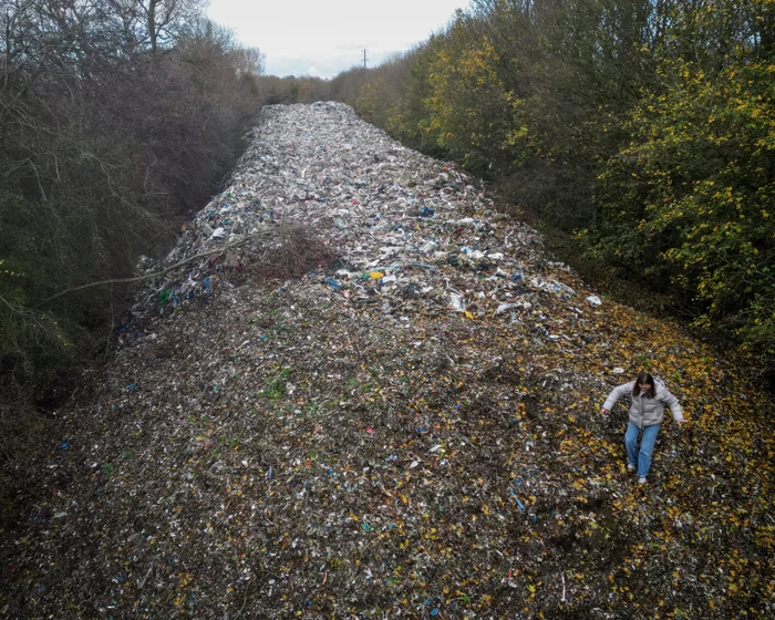 Two More Arrested in Massive Illegal Waste Dump in Oxfordshire Two More Arrested in Massive Illegal Waste Dump in Oxfordshire